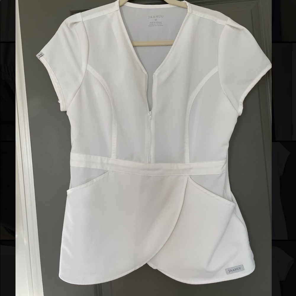 Jaanuu Signature Tulip Top in White Size M
